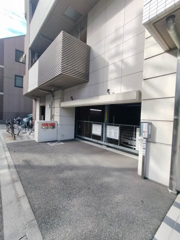 アスヴェル神戸元町海岸通の駐車場