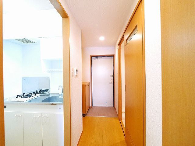 エフラス富雄の玄関|シンプルで使いやすい玄関です