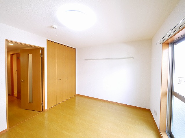 エフラス富雄の洋室|広々とした洋室です