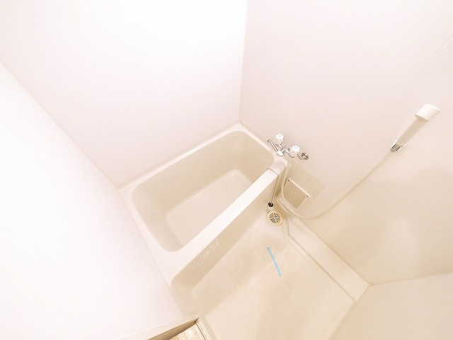 エフラス富雄の浴室|コンパクトで使いやすいお風呂です