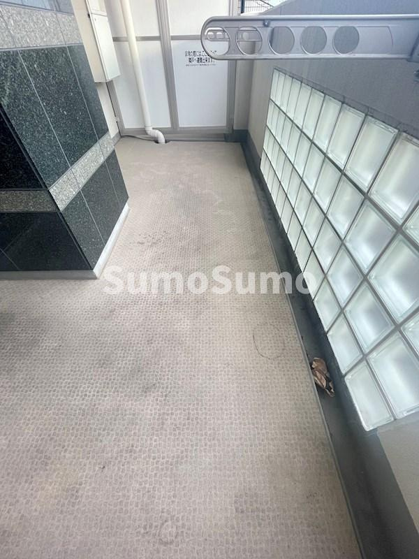 アドバンス神戸湊町のバルコニー