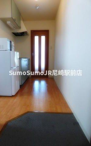 尼崎市開明町２丁目の賃貸マンションの玄関