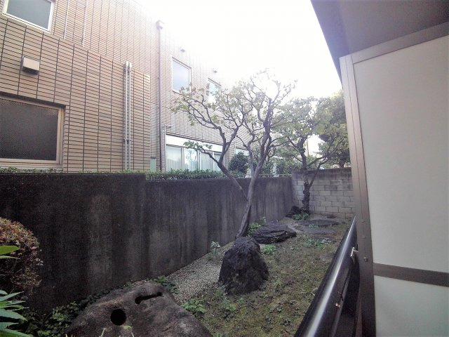 【バルコニー】 | アークヒルズ白山 | 1階からの眺望です。【アークヒルズ白山】