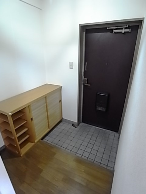 アダチイエムの玄関