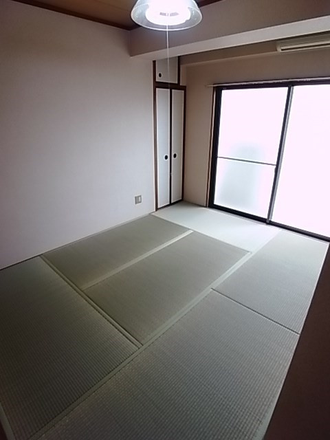 アダチイエムの和室