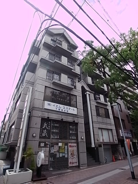 アダチイエムの外観