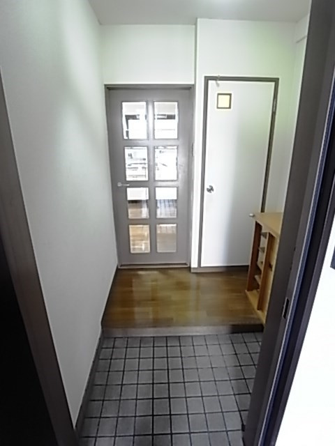 アダチイエムの玄関