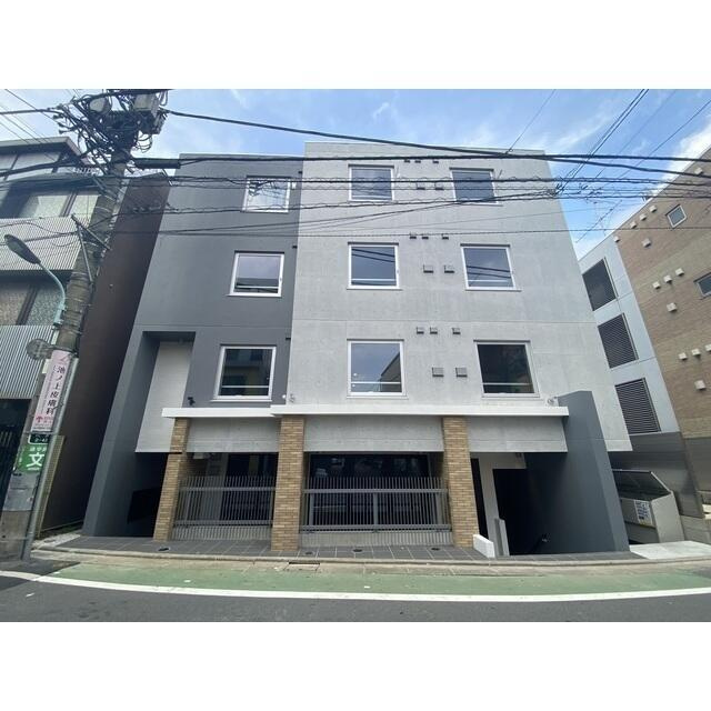 ＵＣＭ　ＳＨＩＭＯＫＩＴＡＺＡＷＡのエントランス