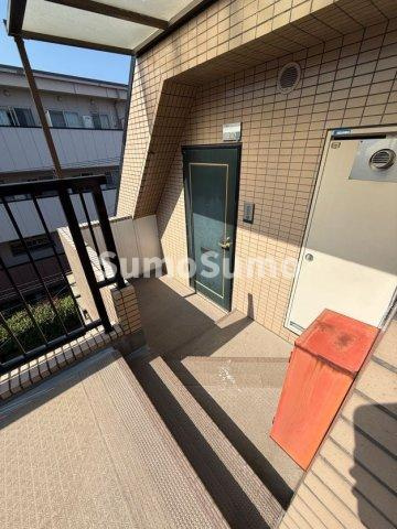 エールハイツ本山のエントランス