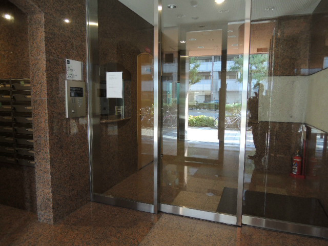 S-FORT神戸三宮北のエントランス