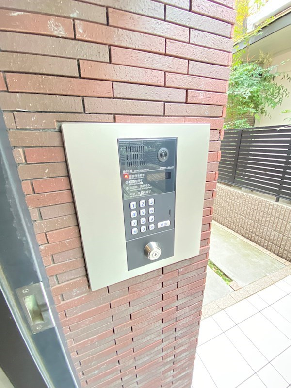 ウェルスクエアイズム都立大学の外観