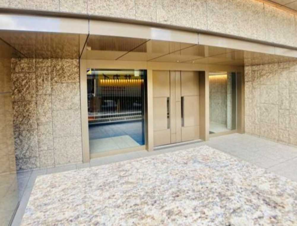 Brillia目黒大橋　築浅　分譲賃貸　床暖房のエントランス