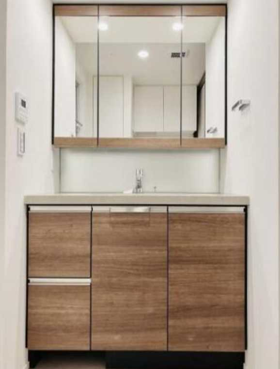 Brillia目黒大橋　築浅　分譲賃貸　床暖房の洗面所