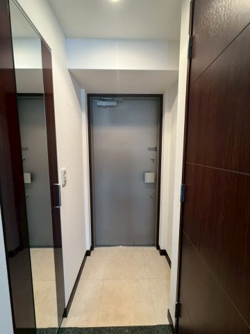 エイペックス京町堀Ⅱの玄関|収納もある玄関です