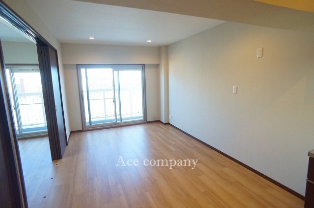 【居間・リビング】 | ファミリーコーポ今福 | 【LDK：約12帖】