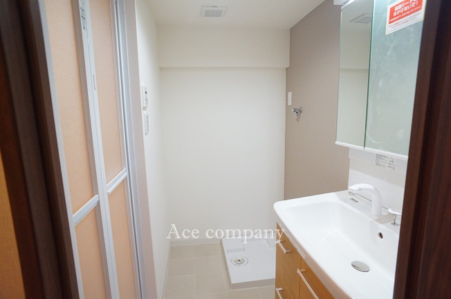 【ランドリースペース】 | ファミリーコーポ今福 | 室内洗濯機置き場完備です☆