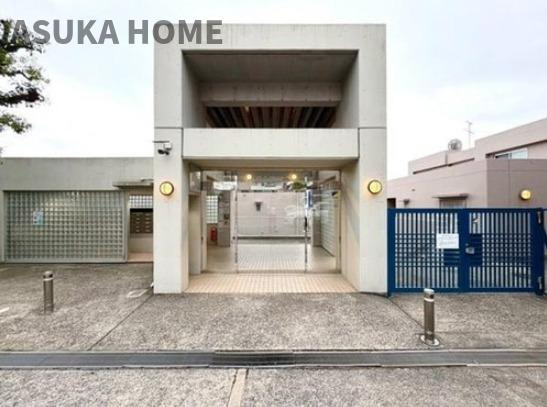 コスモ井土ヶ谷グランヒルズ9号棟のエントランス|高級感漂うエントランスです。