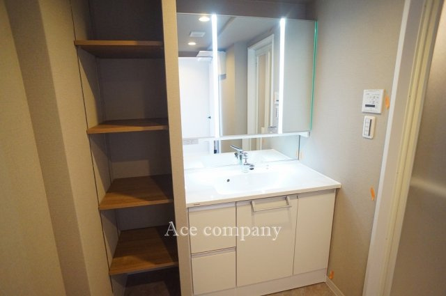 【独立洗面台】 | キャステージパーク4番街 | ワイドミラーの洗面台新調です☆サイドに収納棚あります♪