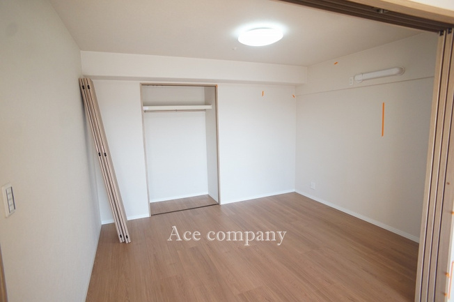 【内装】 | キャステージパーク4番街 | 【洋室6帖】エアコン先行配管済み☆クローゼット完備です♪