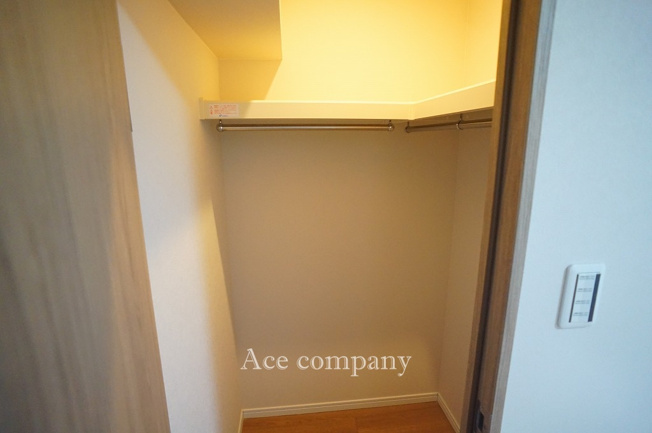 【収納】 | 住吉ニューライフ | 【洋室：西側6.3帖】のウォークインクローゼット内です♪