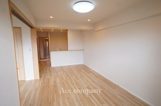 【居間・リビング】 | 第一シャトー八戸ノ里 | 【LDK：約13.5帖】