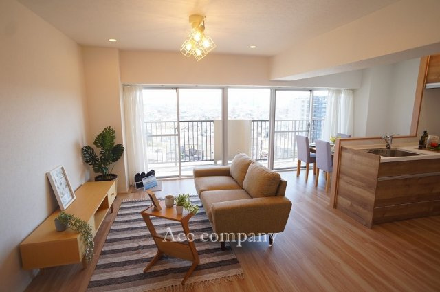 【居間・リビング】 | ハイム鴻池 | 【LDK：15.6帖】全室クロス貼替え、床材張替え、建具新調、水廻り設備一新、ハウスクリーニング済みです☆