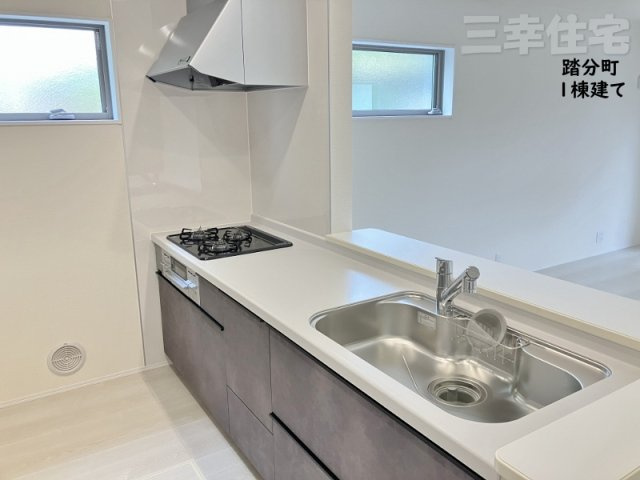 碧南市踏分町の構造・工法・仕様|ご入居後「6ヶ月」「2年」「5年」「10年」、無料の定期点検を実施します。その後5年ごとの期間を定め、有償メンテナンスを受けていただき、最長35年間の延長保証が適用されるシステムを採用しています！