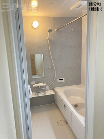 碧南市踏分町の構造・工法・仕様|住まいの安心を支えるベタ基礎工法。耐震性や不同沈下への耐久性に優れ、床下防湿対策にもなるのが特徴です