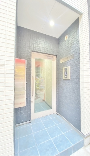 アベニール十三のエントランス