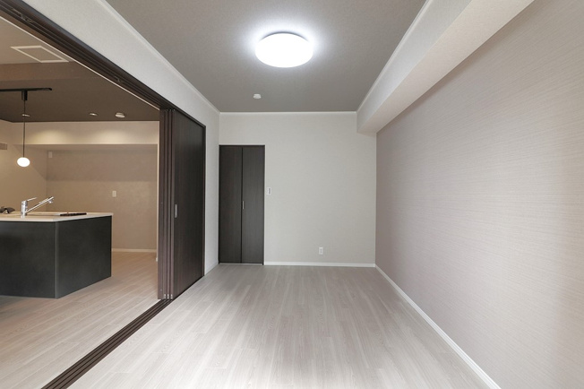 【子供部屋】 | 蒲生第二コーポ | 【洋室③：約6.8帖】ウォークインクローゼット完備です♪