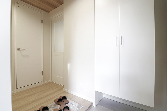 【玄関】 | ユニ・アルス真田山南 | シューズボックス付きです♪