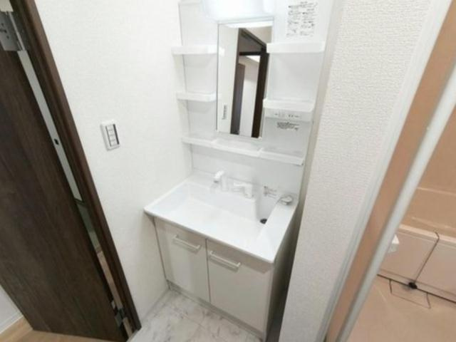 ネオハイツ姫路アメティ228の洗面所