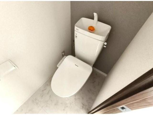 ネオハイツ姫路アメティ228のトイレ