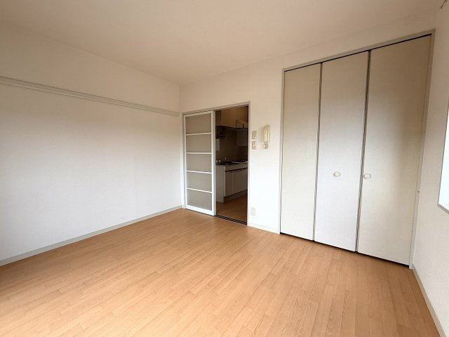 ハイツ鷹ヶ峰の居間・リビング