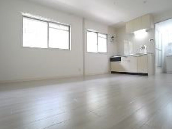 上高丸厚生年金住宅2号棟の居間・リビング