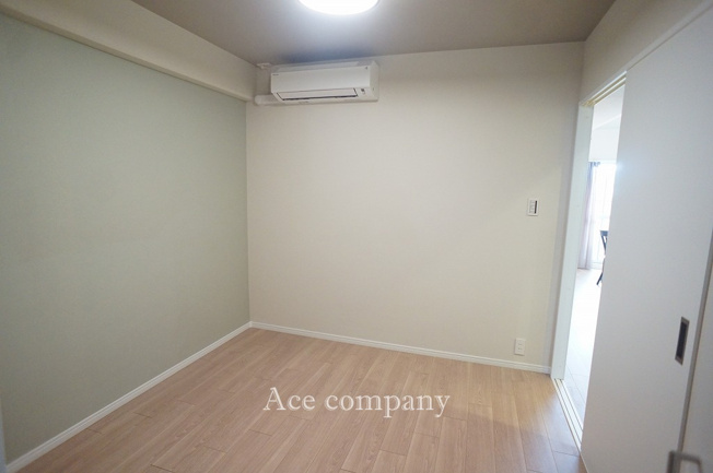 【子供部屋】 | 西つるみコーポ | 【洋室③：4.5帖】エアコン付きのお部屋です☆