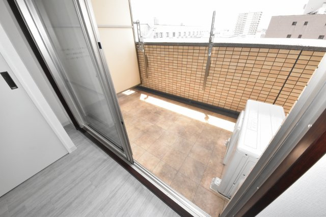 アーバネックス西長堀のバルコニー