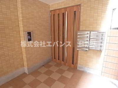 【エントランス】 | PUNAHELE（プナヘレ） | 落ち着いたエントランスです