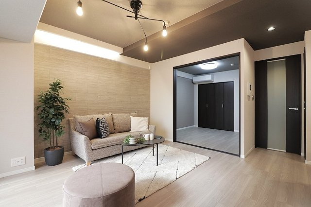 【居間・リビング】 | 大阪城公園グリーンマンション | 【LDK：約16.8帖】