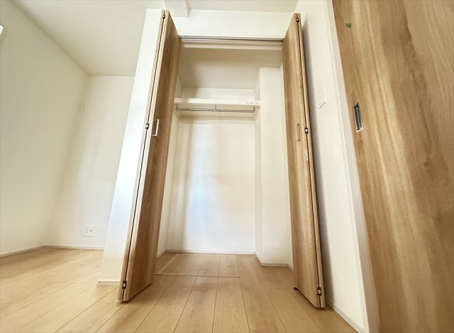 【収納】 | 志木市中宗岡1丁目　新築一戸建住宅　全1棟　(志木本店) | ハンガーパイプ付のクローゼット