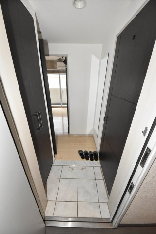 インボイス難波南レジデンスの玄関