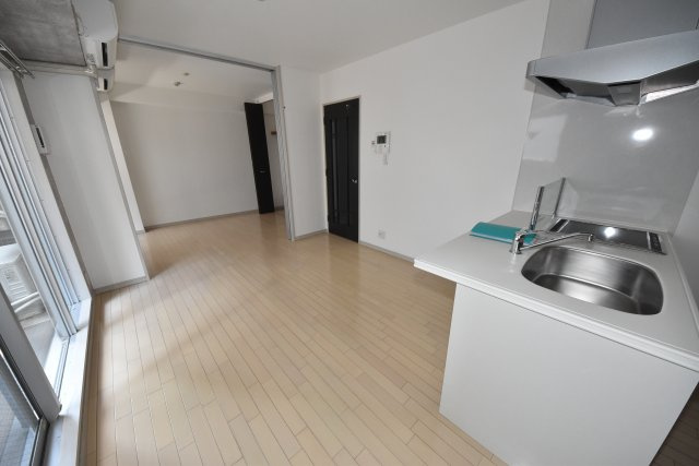 インボイス難波南レジデンスの居間・リビング