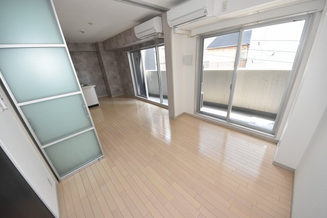 インボイス難波南レジデンスの寝室