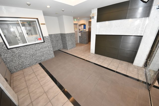 インボイス難波南レジデンスのエントランス