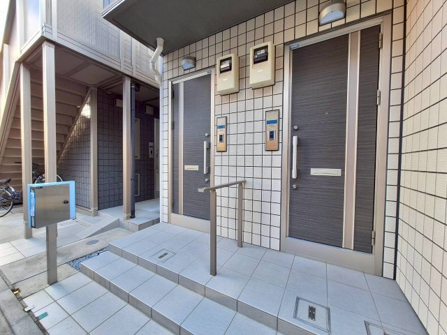 Ｐｌｕｍ　Ｆｏｒｅｓｔ　１のロビー|玄関前