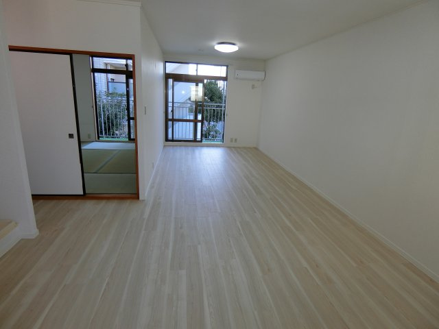 【居間・リビング】