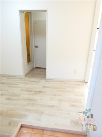 グランドール壱番館の玄関