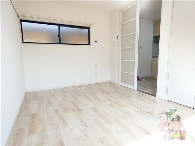 グランドール壱番館の居間・リビング