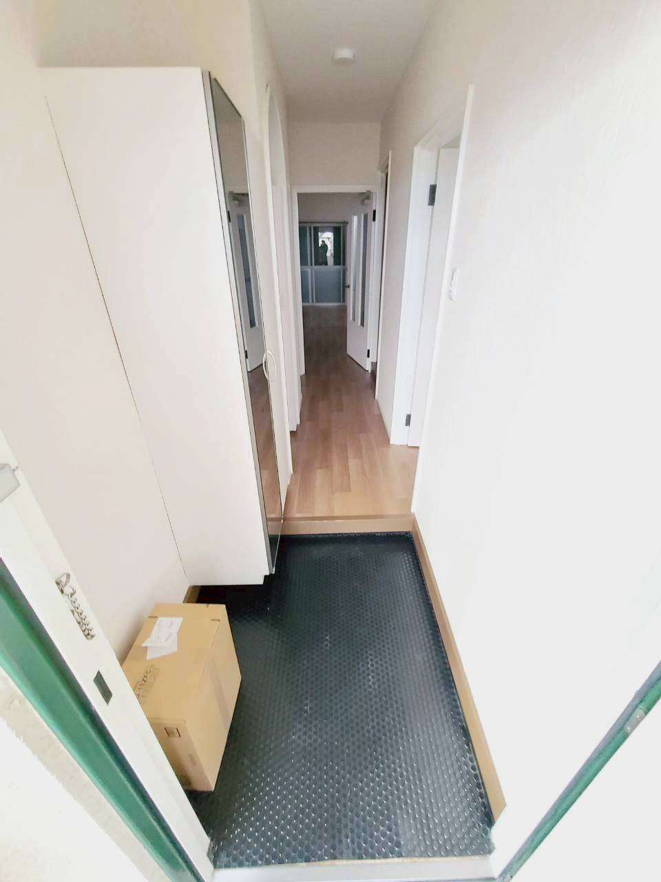 グリーンフォレスト西宮２の玄関