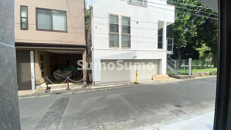 エルファーロ駒沢公園Ⅰの駐車場|駐車場があるので、車を買う予定の方も安心です